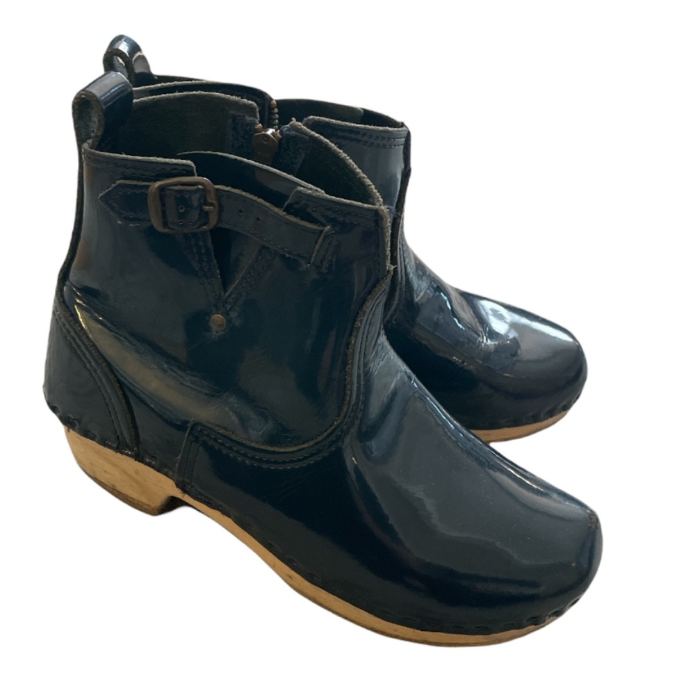 Navy patent leather clog boots, sz 40